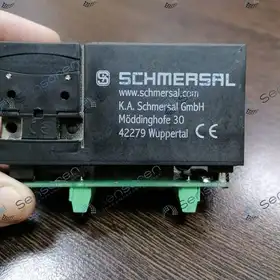 Дверной выключатель безопасности Schmersal AZM170SK-02/10ZRKA-24VAC/DC