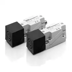 Индуктивный датчик Balluff BES 517-385-V-C-S4