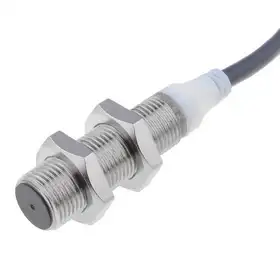 Индуктивный датчик Omron E2A-M12KS04-WP-B1 12M